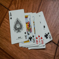 Wat is het verschil tussen blackjack en poker in het online casino?