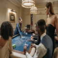 Een casinomedewerker met 8 letters? Croupier!